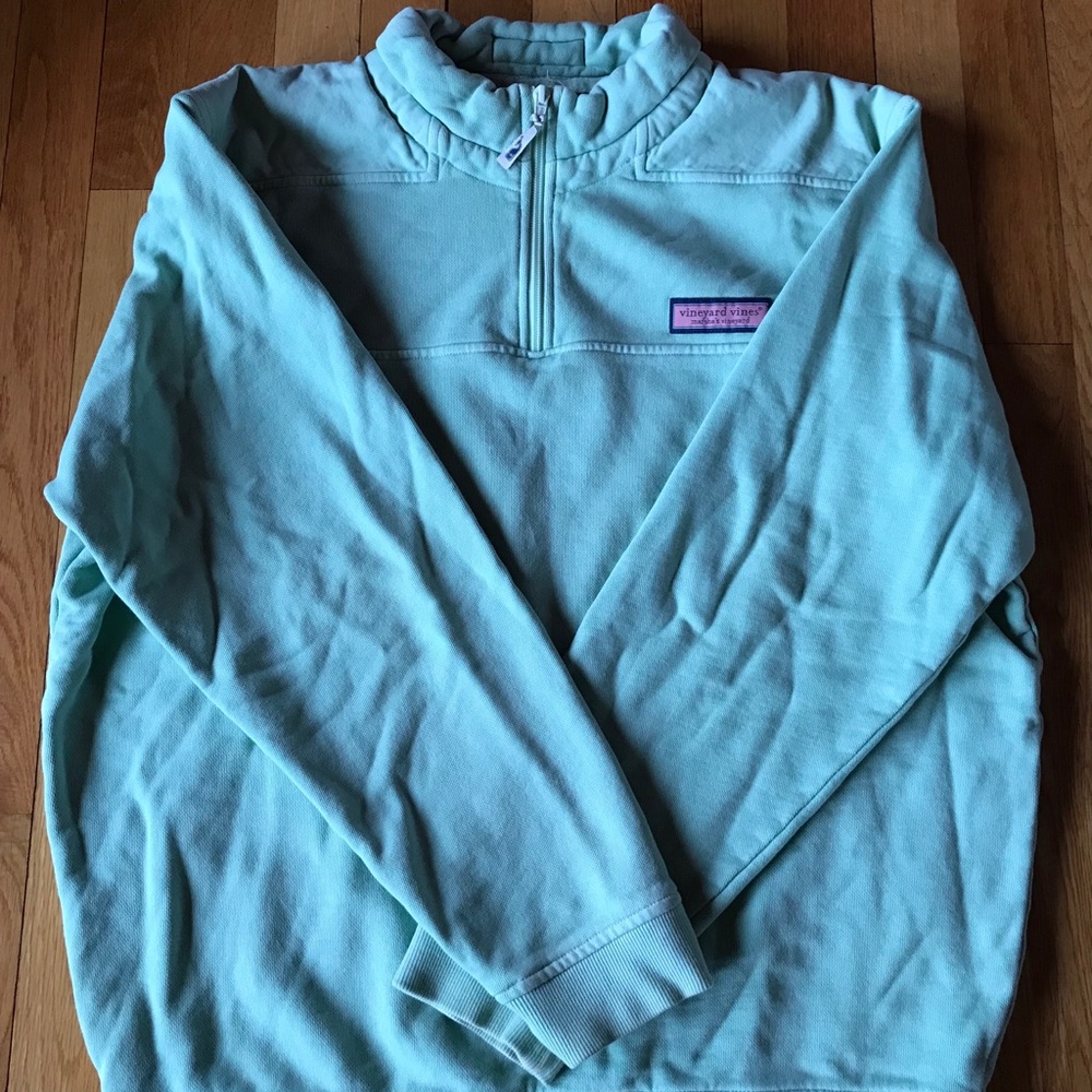 Light green men’s vineyard vines shep shirt